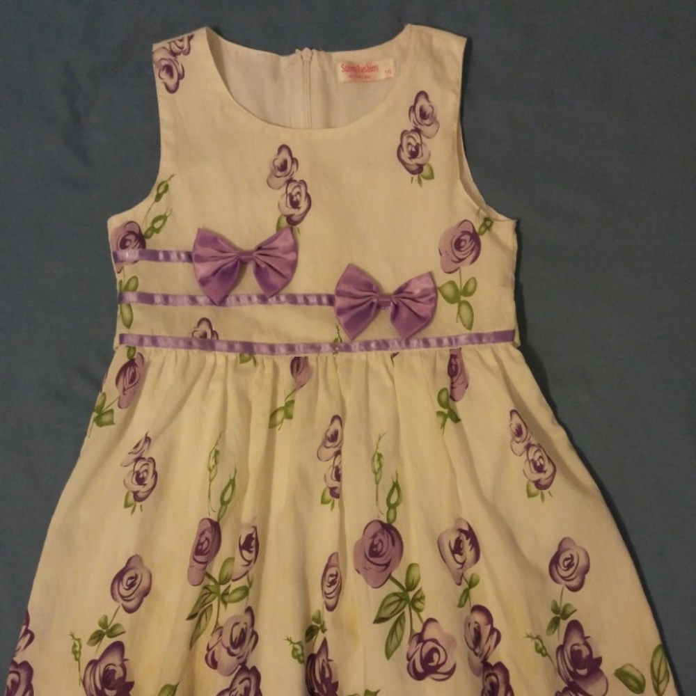 Girls dress